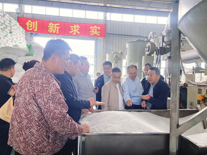 交大总裁班师生进入918博天堂(中国区)官方网站实业参观学习 交大总裁班师生进入918博天堂(中国区)官方网站实业参观学习
